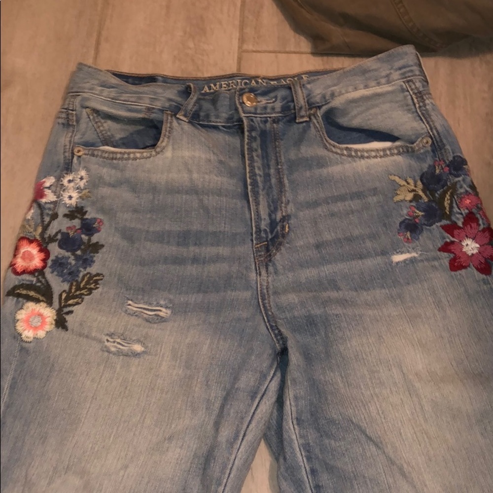 American eagle MOM FIT Jeans With embroidery